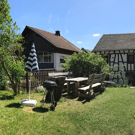 Haus Innerdorf Gemuetliches Ferienhaus Im Taunus Pohl  エクステリア 写真