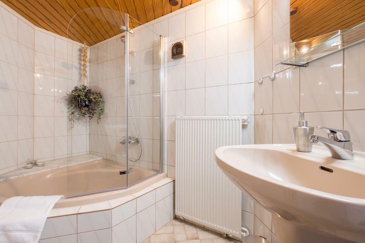 Haus Innerdorf Gemuetliches Ferienhaus Im Taunus Pohl  エクステリア 写真