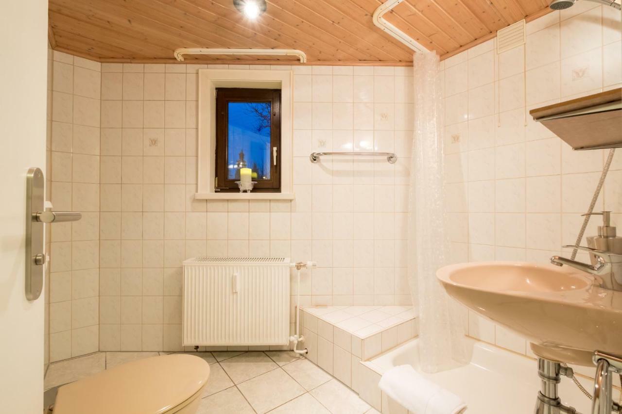 Haus Innerdorf Gemuetliches Ferienhaus Im Taunus Pohl  エクステリア 写真